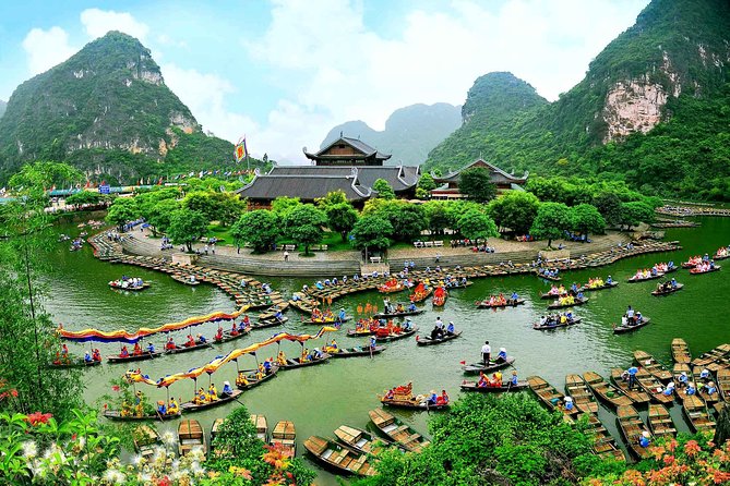 Luxury Trang An - Bai Dinh -Mua Cave/ Limousine Car/ Full service - Mua Cave and the 500-step finish
