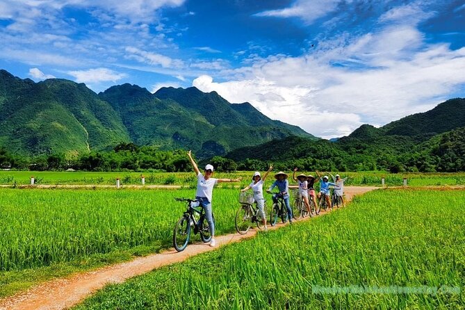 Mai Chau Day Tour from Hanoi – Bike & Ethnic Village Experience - Lunch in the Mai Chau Valley