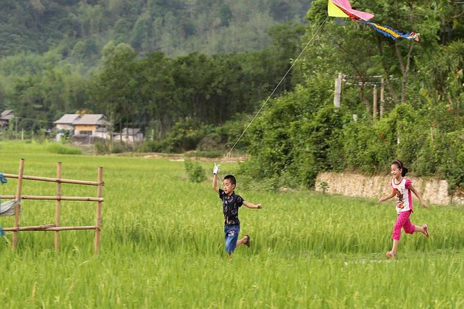 Mai Chau Nature and Village Private Day Tour - 7:00 AM pickup and the long road west