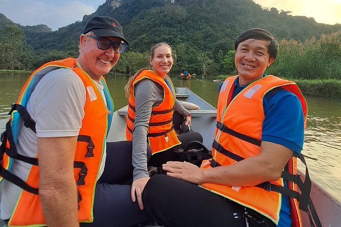 Majestic Ninh Binh Discovery: Mua Cave & Tam Coc private tour - Key points at a glance