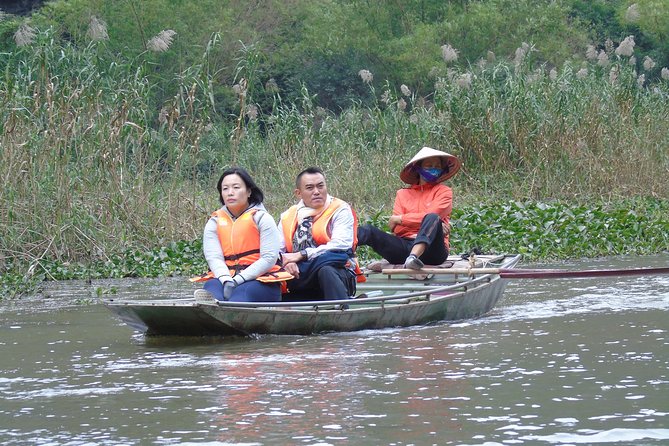 Mua cave - Hoa Lu - Tam Coc- Small Group - What the guides add to the day