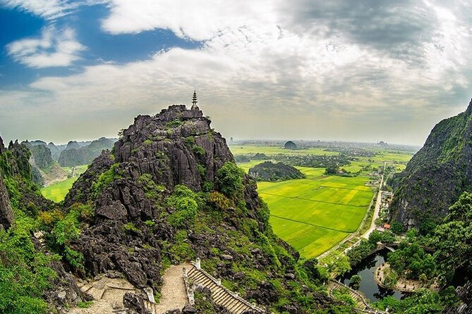 Mua Caves - Trang An - Hoa Lu Day Tours - Mua Cave and the climb to the viewpoint