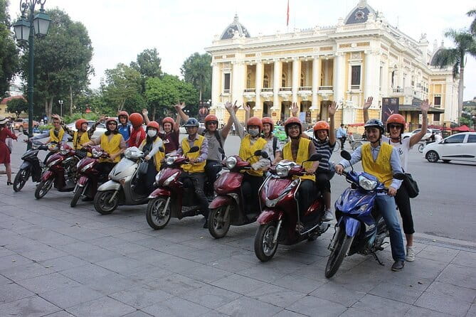 Multi Day Tour in Ninh Binh and Halong from Hanoi - Sung Sot Cave and the shape of Halong Bay
