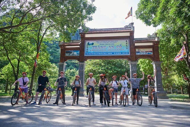 Multi Day Tour in Ninh Binh and Halong from Hanoi - Three hours on the Trang An waterways