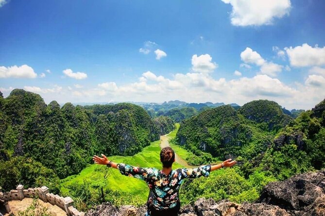 Ninh Binh 1 day tour UNESCO World Heritage: BAI DINH PAGODA - TRANG AN -MUA CAVE - Vietnamese lunch around noon