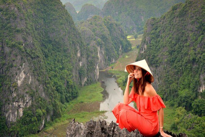 Ninh Binh 1 day tour UNESCO World Heritage: BAI DINH PAGODA - TRANG AN -MUA CAVE - Trang An by bamboo boat
