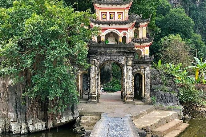 Ninh Binh 2 days 1 night in Homestay: Hoa Lu-Tam Coc- Bai Dinh-Trang An - Lunch with Vietnamese dishes