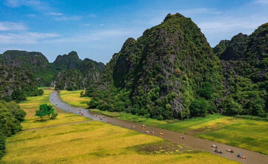 Ninh Binh 2 Days 1 Nights Small Group Of 9 Tour From Hanoi - Hoa Lu and Vietnam’s first emperor