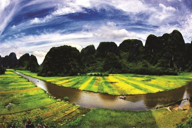 Ninh Binh and Ancient Hoa Lu Temples Tour from Hanoi - Tam Coc’s three caves by sampan
