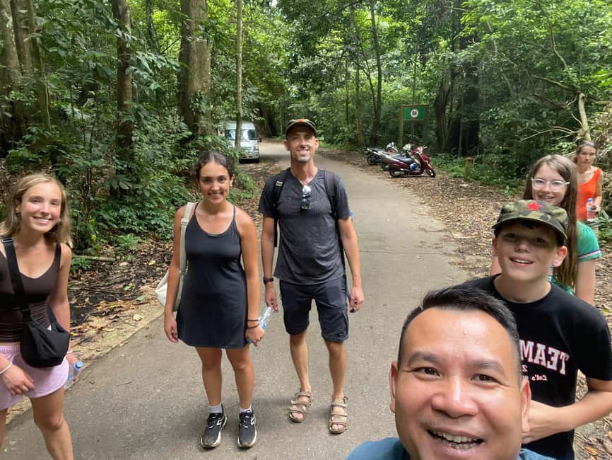 Ninh Binh: Cuc Phuong Jungle Trek, Wildlife & Ancient Caves - Trekking to the thousand-year-old Cho Tree
