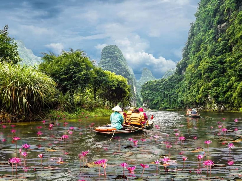 Ninh Binh Cycling Tour: Tam Coc Boat, Mua Cave & Rural Life - 8:30 pickup and a practical start