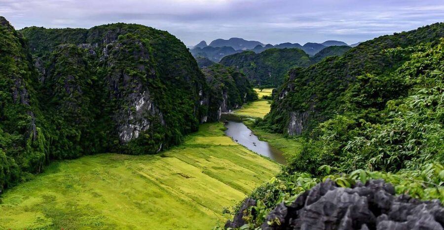 Ninh Binh Daily: Hoa Lu, Mua Cave, Tam Coc, Bike & Swimming - Hoa Lu and the story of Vietnam’s early capital