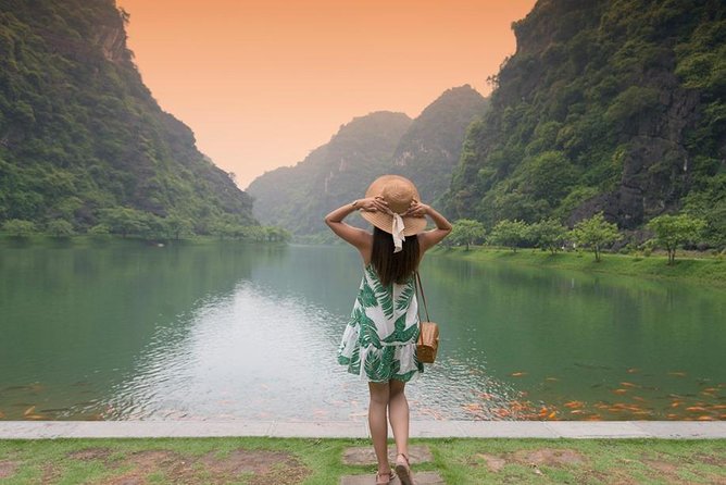 Ninh Binh Daily Tour: Hoa Lu- Am Tien Cave - Tam Coc- Bike - Bich Dong pagoda - Cycling through villages and rice fields