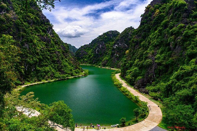 Ninh Binh Daily Tour: Hoa Lu- Am Tien Cave - Tam Coc- Bike - Bich Dong pagoda - Hoa Lu, Vietnam’s first ancient capital