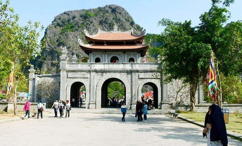 Ninh Binh Day Tour: Hoa Lu, Trang An Mua Cave, Boat Ride - Is $48 good value?