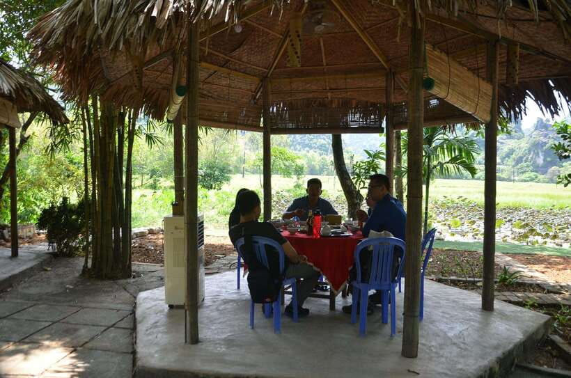 Ninh Binh Day Tour Pick up Hotel/Homestay in Ninh Binh - Trang An boat ride through four caves