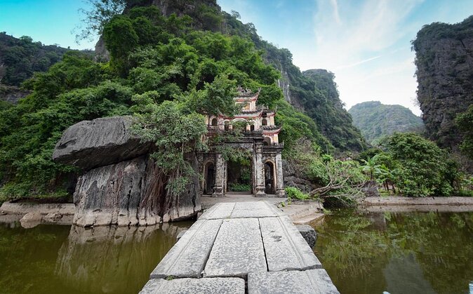 Ninh Binh Day Trip: Bai Dinh-Trang An-Mua Cave, Buffet, Boat, Bus - Leaving Hanoi between 7:00 and 7:30