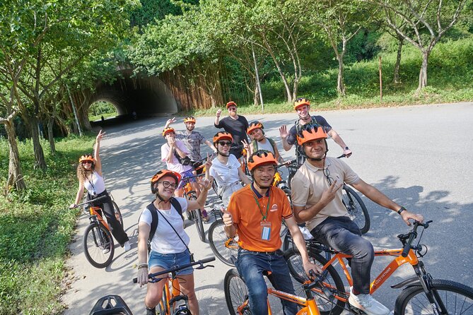 Ninh Binh Day Trip: Bai Dinh-Trang An-Mua Cave, Buffet, Boat, Bus - Two hours on the Trang An bamboo boat