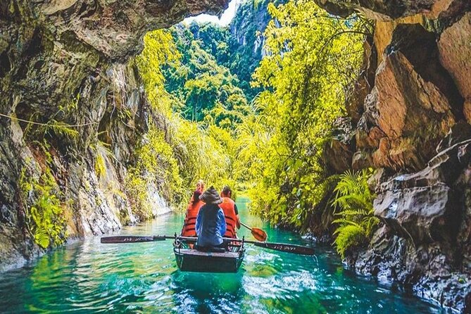 Ninh Binh Full Day Small Group Bai Dinh Trang An Mua Cave Tour - Mua Cave and the final climb