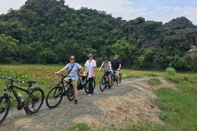 Ninh Binh Full-Day Small Group of 9 Guided Tour from Hanoi - Lunch with Vietnamese dishes