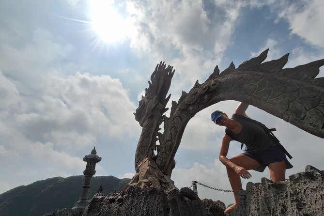 Ninh Binh: Full-Day Small Group of 9 Guided Tour from Hanoi - Leaving Hanoi in a nine-person limousine