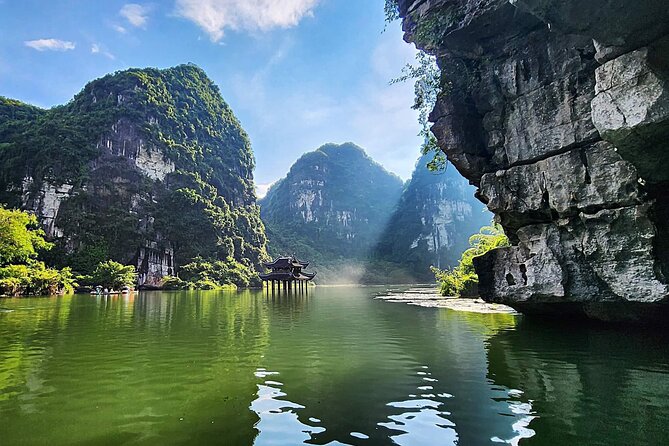 Ninh Binh Full Day to Hoa Lu, Tam Coc & Mua Cave Via Boat & Bike - What the guide adds to the day