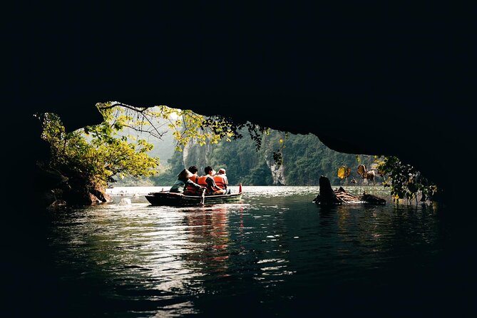 Ninh Binh Full Day Tour from Hanoi by Limousine - Trang An’s two-hour boat route through caves