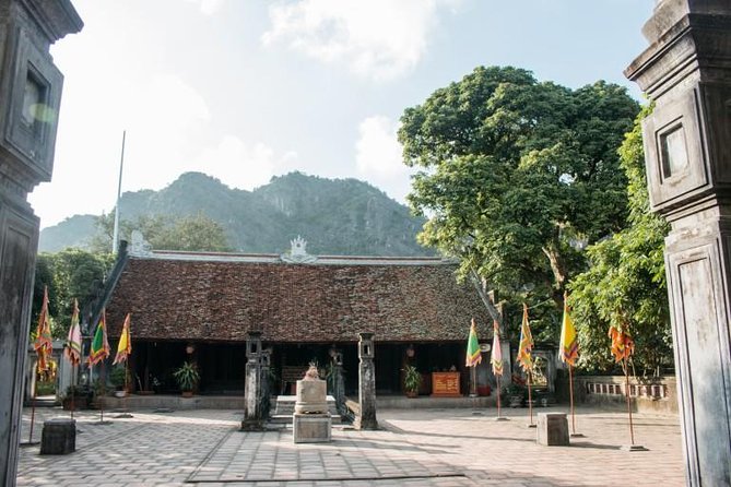 Ninh Binh Full Day Tour From Hanoi: Hoa Lu - Trang An - Mua Cave - Hoa Lu and the Dinh and Le temples
