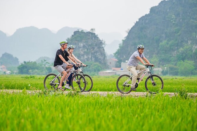 Ninh Binh Full Day Tour From Hanoi to Hoa Lu, Tam Coc, Mua Cave - The ride back to Hanoi
