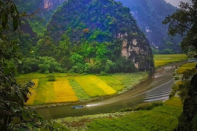 Ninh Binh Full Day Tour to Hoa Lu Tam Coc Mua Cave Buffet Lunch - What to pack for the day
