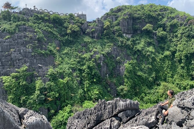 Ninh Binh Group Tour of 11 from Hanoi via Mua Cave Tam Coc Hoa Lu - Tam Coc by sampan boat