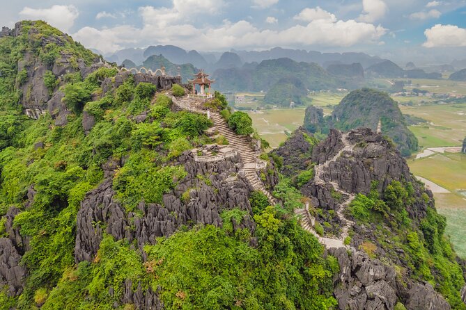 Ninh Binh Group Tour of 11 from Hanoi via Mua Cave Tam Coc Hoa Lu - Why the group size matters