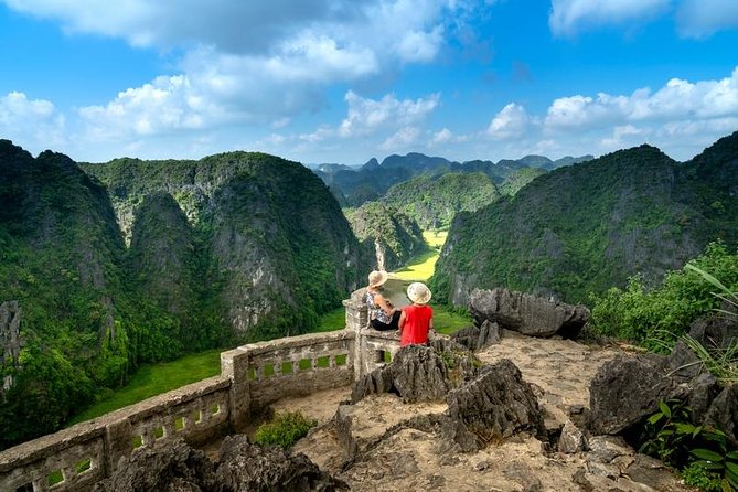 Ninh Binh Highlights Hoa Lu/Bai Dinh-Trang An/ Tam Coc- Mua Cave - The early pickup from Hanoi’s Old Quarter
