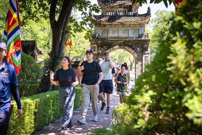 Ninh Binh Highlights Tour - Hoa Lu, Trang An And Mua Cave - Two hours on the Trang An waterways
