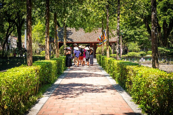 Ninh Binh Highlights Tour - Hoa Lu, Trang An And Mua Cave - The 500 steps to Mua Cave