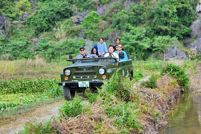 Ninh Binh HIGHTLIGHT & HIDDEN GEM Tour From Hanoi: Skip-The-Line - A local lunch beside the river