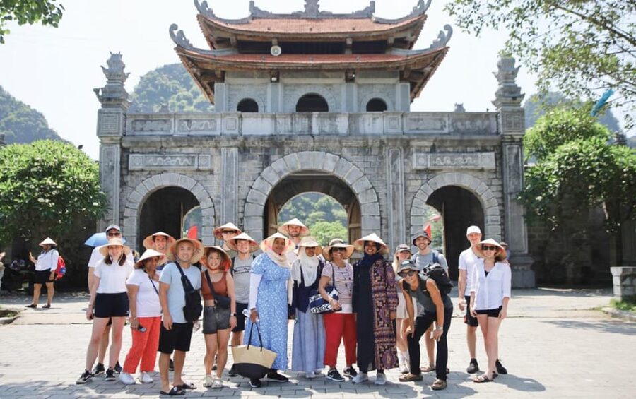 Ninh Binh: Hoa Lu, Trang An and Mua Cave Full-Day Trip - Mua Cave and the 500-step climb
