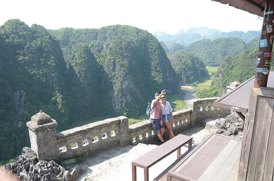 Ninh Binh : Hoa Lu, Trang An & Mua Cave 1 Day Trip - 8:30 pickup and the ride into the countryside
