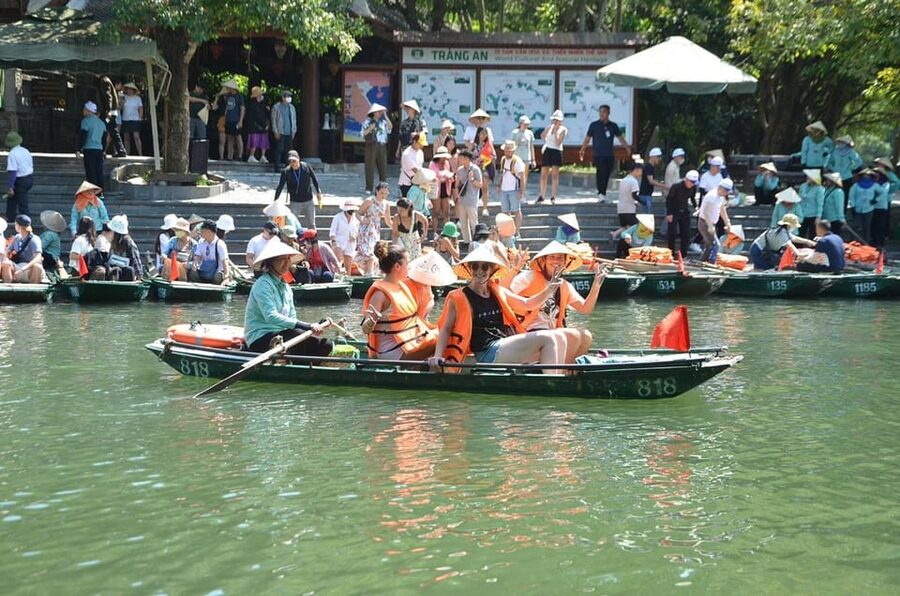 Ninh Binh : Hoa Lu, Trang An & Mua Cave 1 Day Trip - Who should book this experience