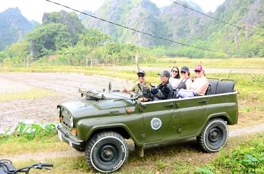 Ninh Binh Jeep Tour: Trang An Boat Ride, Bich Dong, Mua Cave - Climbing Mua Cave for the sunset view