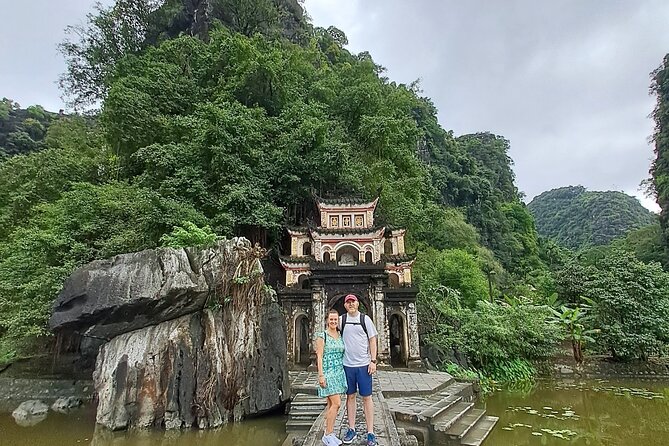 Ninh Binh Luxury Day Tour by Limousine- Small Group- All included - Climbing the lying dragon at Mua Cave