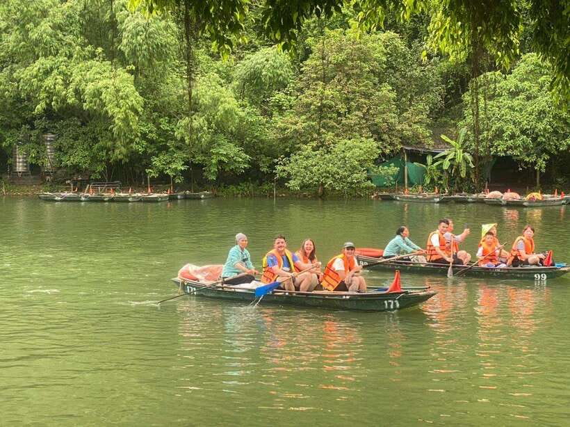 Ninh Binh : Mua Cave, Bai Dinh Pagoda, and Trang An Day Tour - What the $58 price really covers