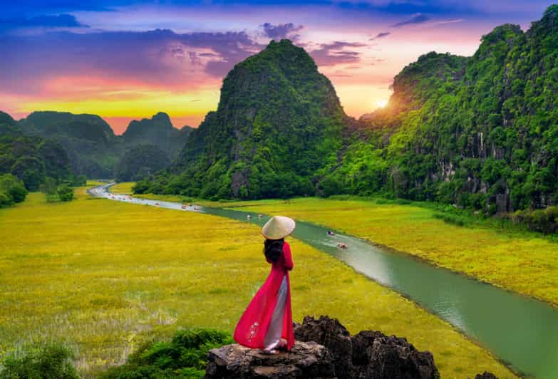 Ninh Binh Private Tour: Tam Coc, Bich Dong and Thung Nham - The Hanoi transfer and first break