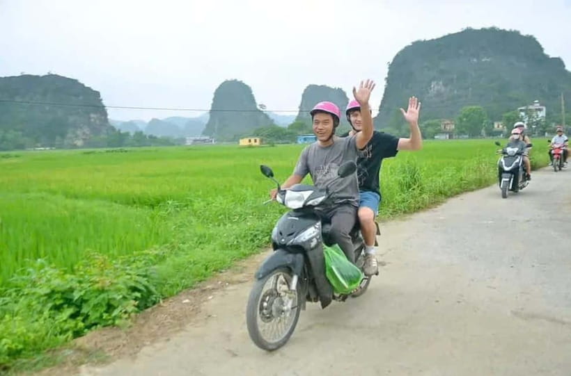 Ninh Binh Sunset Motorbike: Mua Cave, Coi Khe & Hoa Lu Town - The nearly 500-step climb at Mua Cave