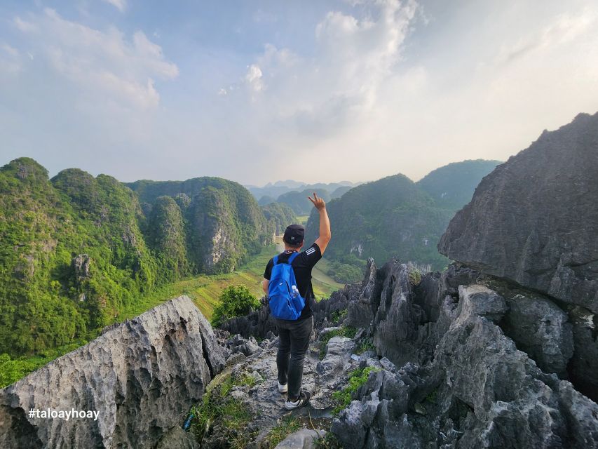 Ninh Binh Tour: Full-Day Hoa Lu and Tam Coc Boat Tour - Buffet lunch with goat, fish, chicken, and vegetarian dishes
