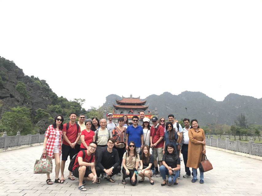 Ninh Binh Tour: Full-Day Hoa Lu and Tam Coc Boat Tour - The short village bike ride