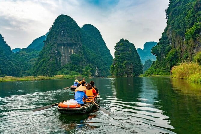Ninh Binh Trang An Bai Dinh and Mua Cave Trip From Hanoi - The day at a glance
