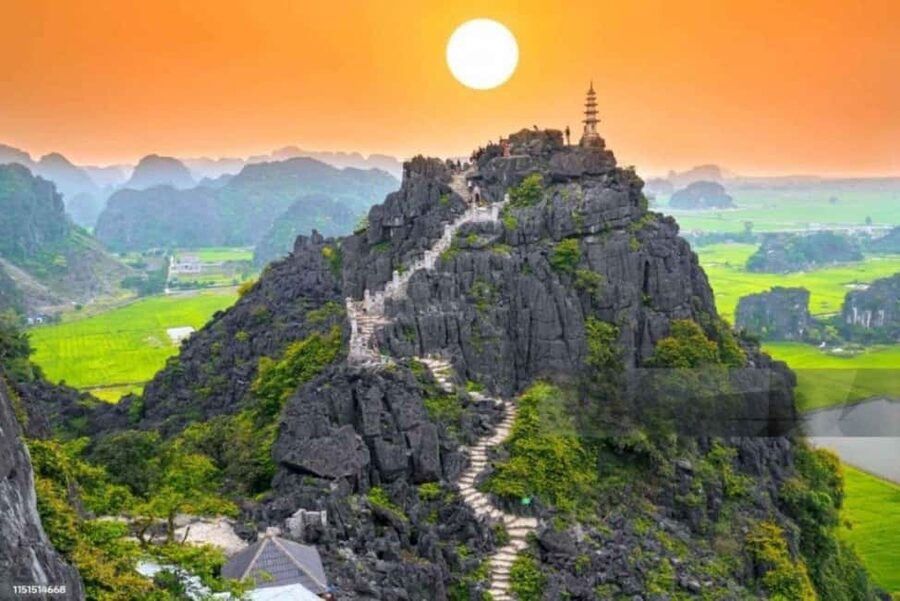 Ninh Binh: Trang An Boat Ride, Hoa Lu & Mua Cave Sunset - 9:00 pickup through the Ninh Binh countryside