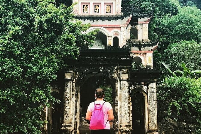 Ninh Binh Trip From Hanoi: Hoa Lu-Mua Cave-Boat-Cycling-Lunch - Leaving Hanoi for Hoa Lu