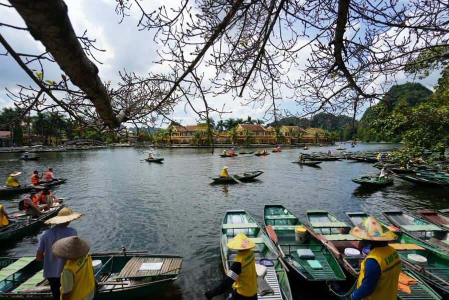 Ninh Binh Trip Visit Hoa Lu Capital -Tam Coc-Biking-Mua Cave - What the $42 price really includes